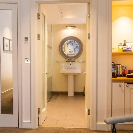 The Alma Hotel London