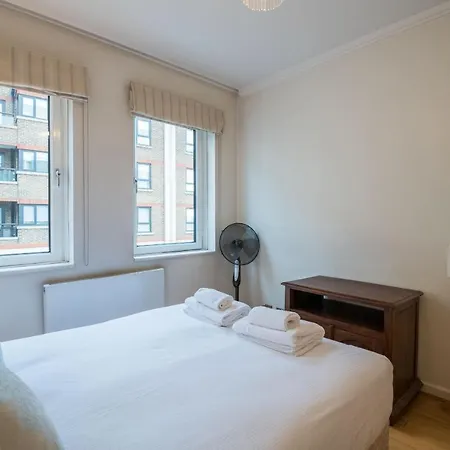 Delightful Kensington Close To Hyde Park By Underthedoormat *