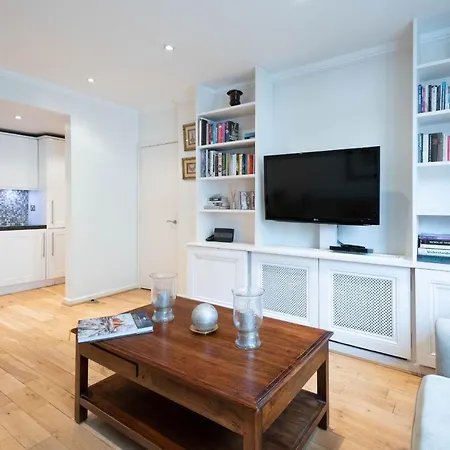 Delightful Kensington Close To Hyde Park By Underthedoormat * London