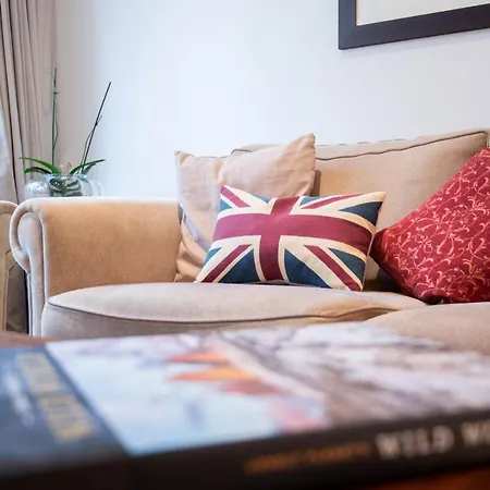 Delightful Kensington Close To Hyde Park By Underthedoormat