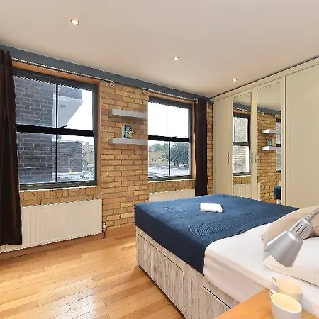 Beautiful 4-bedroom Flat In Bridge/borough! London