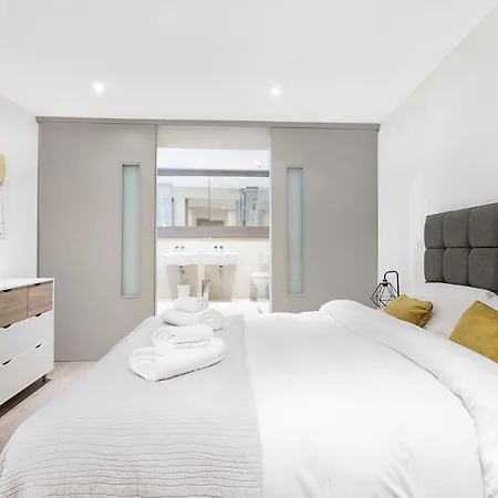 Aspen Regis Kensington Apartment