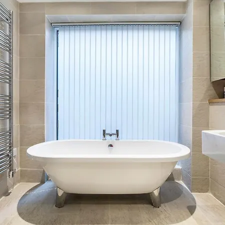 Apartment Aspen Regis Kensington London