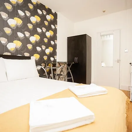 Hyde Park Talbot Square Apartment