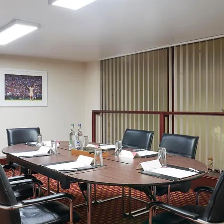 Hotel Antoinette Wimbledon 3*