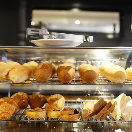 Hotel The Pack And Carriage London