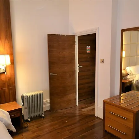 Sloane Square Apartment
