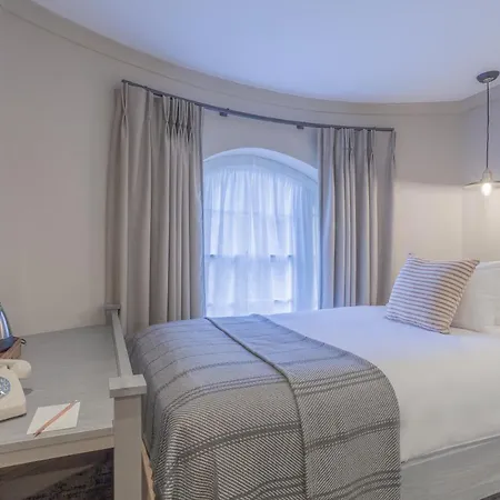 Richmond Hill 4*