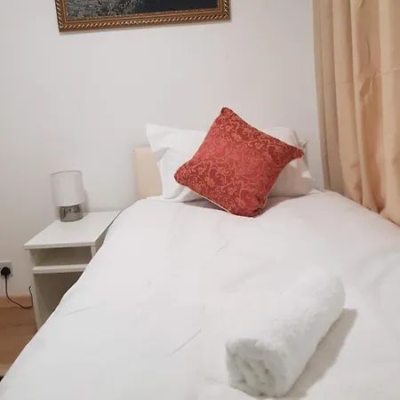 Forest In Bed & Breakfast London