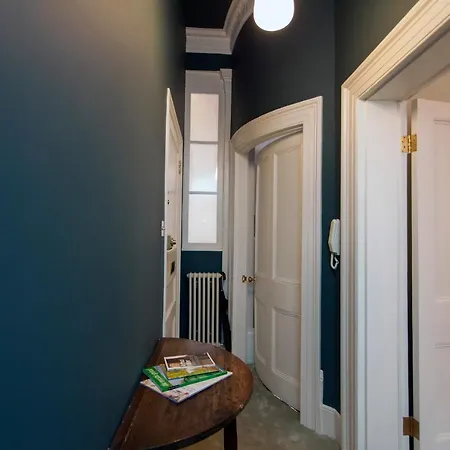 Italianflat - Holland Park * London