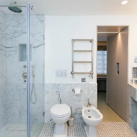 Italianflat - Holland Park * London