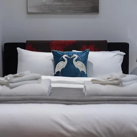 Continental In Central Camden Apartment