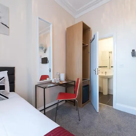 Royal 2 Hammersmith 3* Londra
