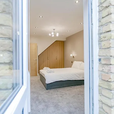 Valet Kilburn