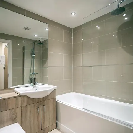 Valet Kilburn * London