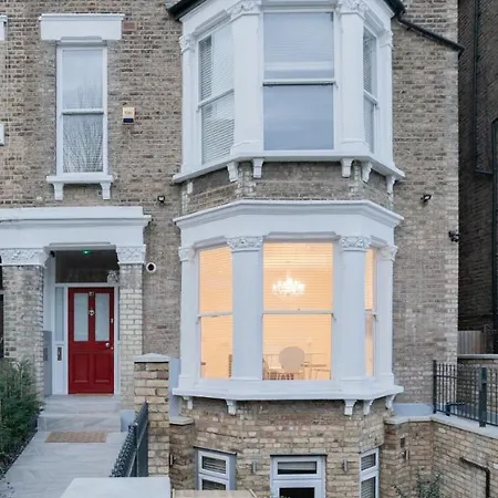 Valet Kilburn * London