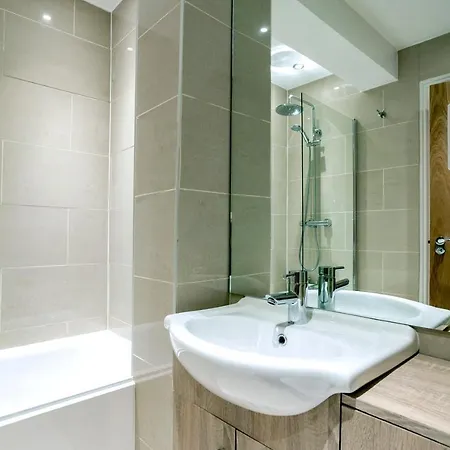 Valet Kilburn * London