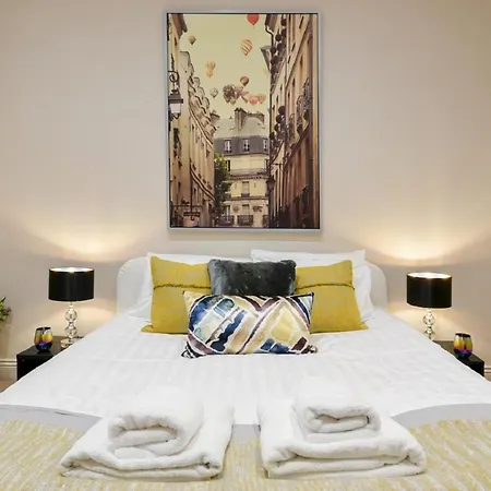 Mews House Apartment