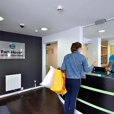 Park House Apartment *