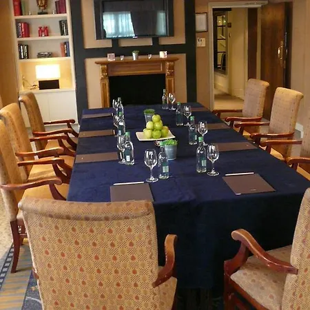 The Manor Hotel 3*