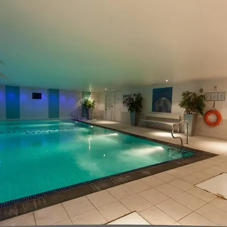Apartment Discovery Dock London