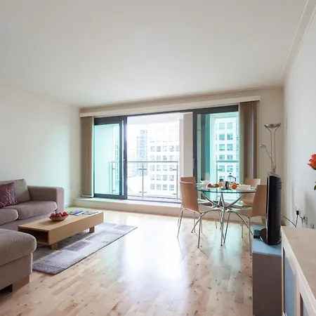 Discovery Dock Apartment