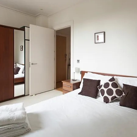 Discovery Dock Apartment *