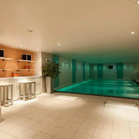 Discovery Dock Apartment London
