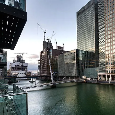 Discovery Dock Apartment *