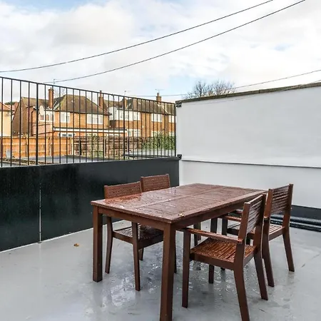 New 3 Bedroom House Near Wembley Stadium