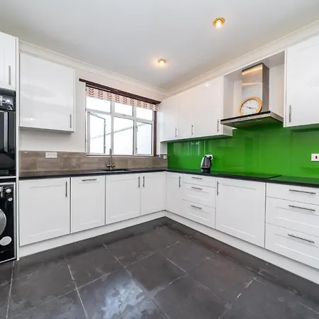 New 3 Bedroom House Near Wembley Stadium *