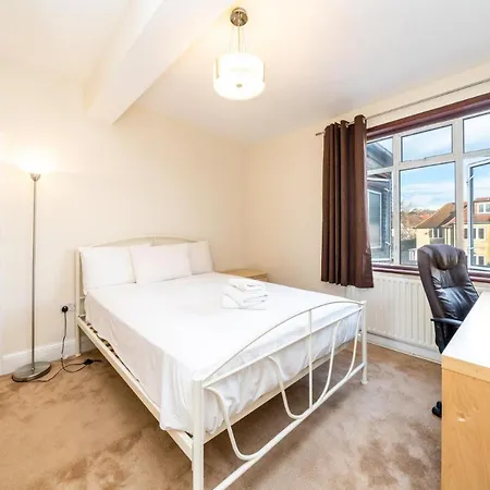 Apartment New 3 Bedroom House Near Wembley Stadium
