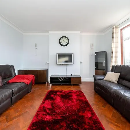 New 3 Bedroom House Near Wembley Stadium Apartment