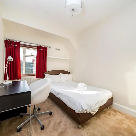 New 3 Bedroom House Near Wembley Stadium Apartmán Londýn