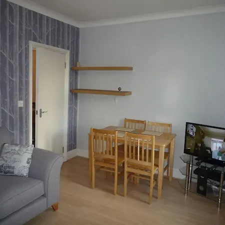 Two Bedroom Flat St Andrews Road * London