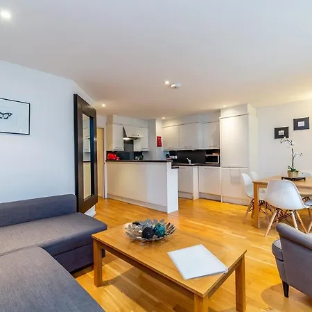 2 Bed Cozy Apartment In Euston Station Free Wifi London