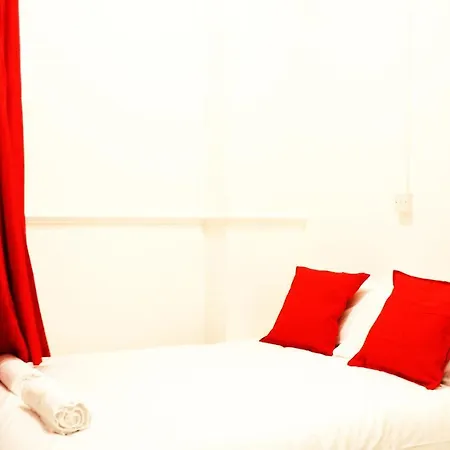 The Lion Head Hotel 2*