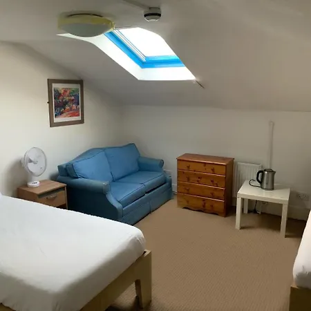 Camden Castle Bed & Breakfast London