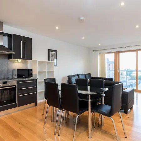 East Croydon Apartments - Just 3 Mins Walk To East Croydon Station * Croydon