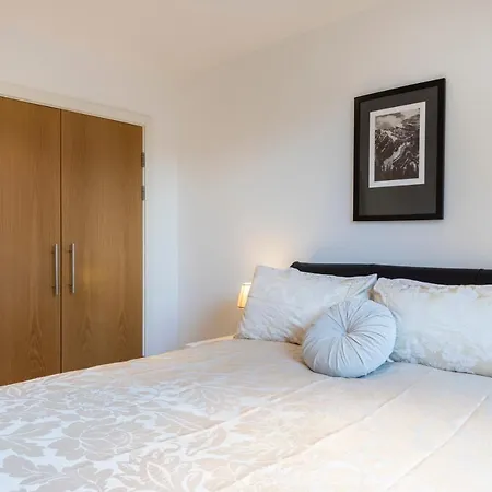 Apartment East Croydon Apartments - Just 3 Mins Walk To East Croydon Station