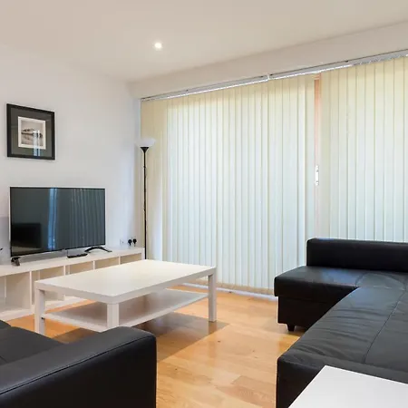 East Croydon Apartments - Just 3 Mins Walk To East Croydon Station * Croydon