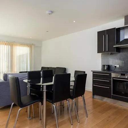 East Croydon Apartments - Just 3 Mins Walk To East Croydon Station * Croydon