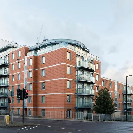 East Croydon Apartments - Just 3 Mins Walk To East Croydon Station