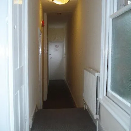 Queens Bed & Breakfast 2*