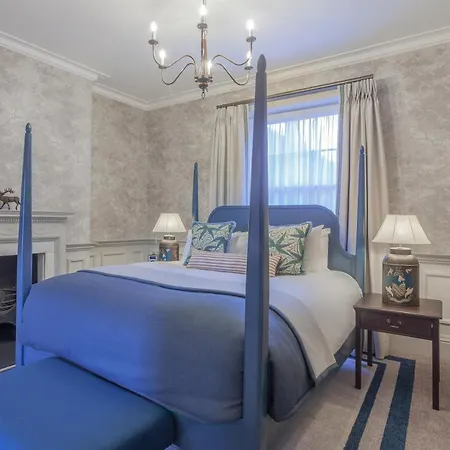 Richmond Hill 4*
