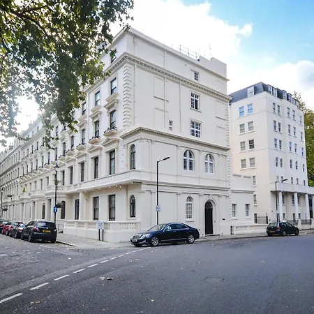 Cleveland Gardens Apartment *