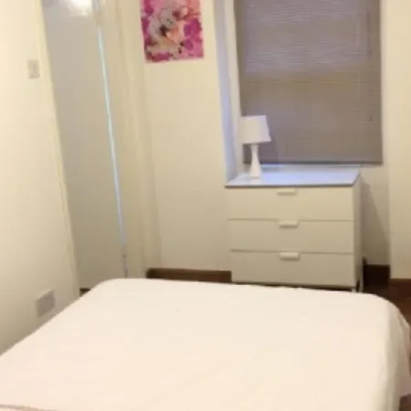 Apartment Capital Host Warren Street