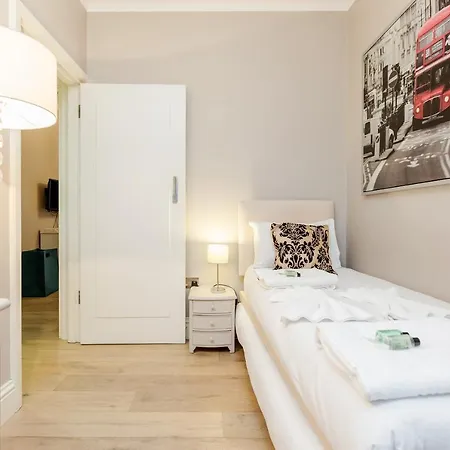 Apartment 72 Hatherley Court