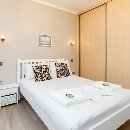 72 Hatherley Court Apartment *