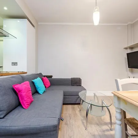 Apartment 72 Hatherley Court *